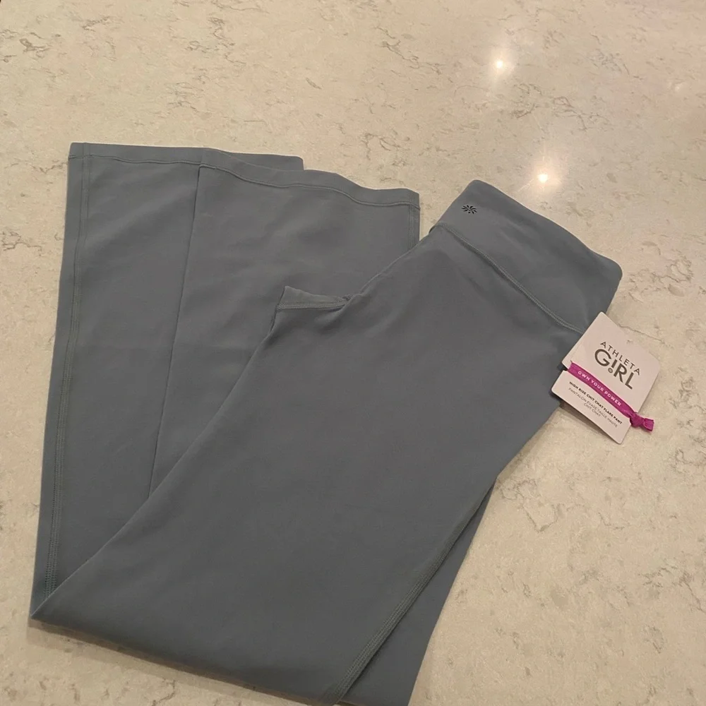Athleta teen girl size 14 NWT pants